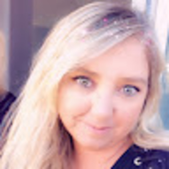 Meet your Posher, Lisa - Picture 1 of 1